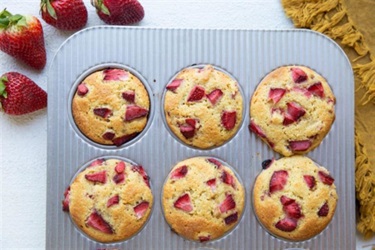 Strawberry almond flour muffins