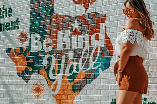 Be Kind Mural in Grand Prairie